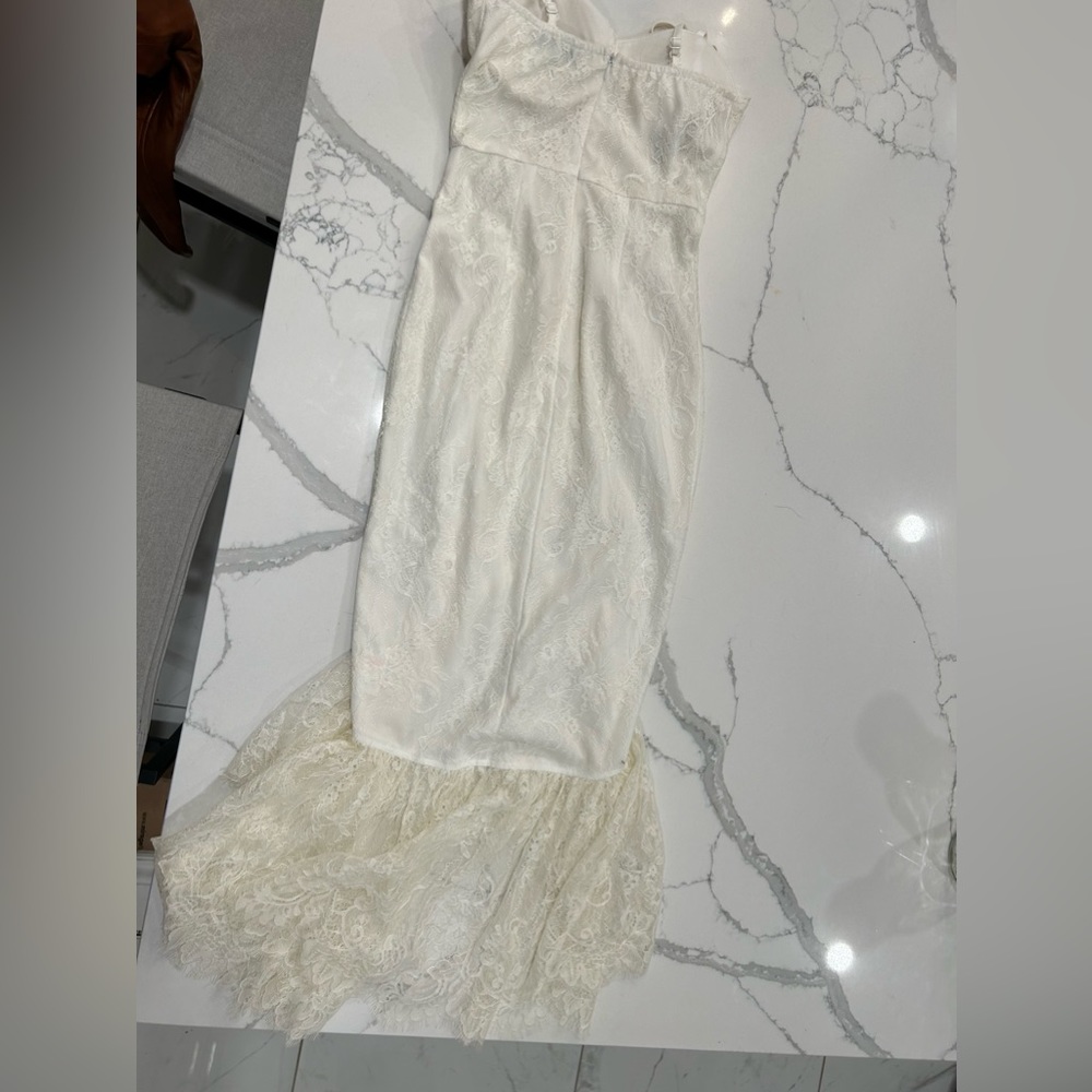 STUNNING LACE DRESS SIZE 4 - Picture 9 of 15